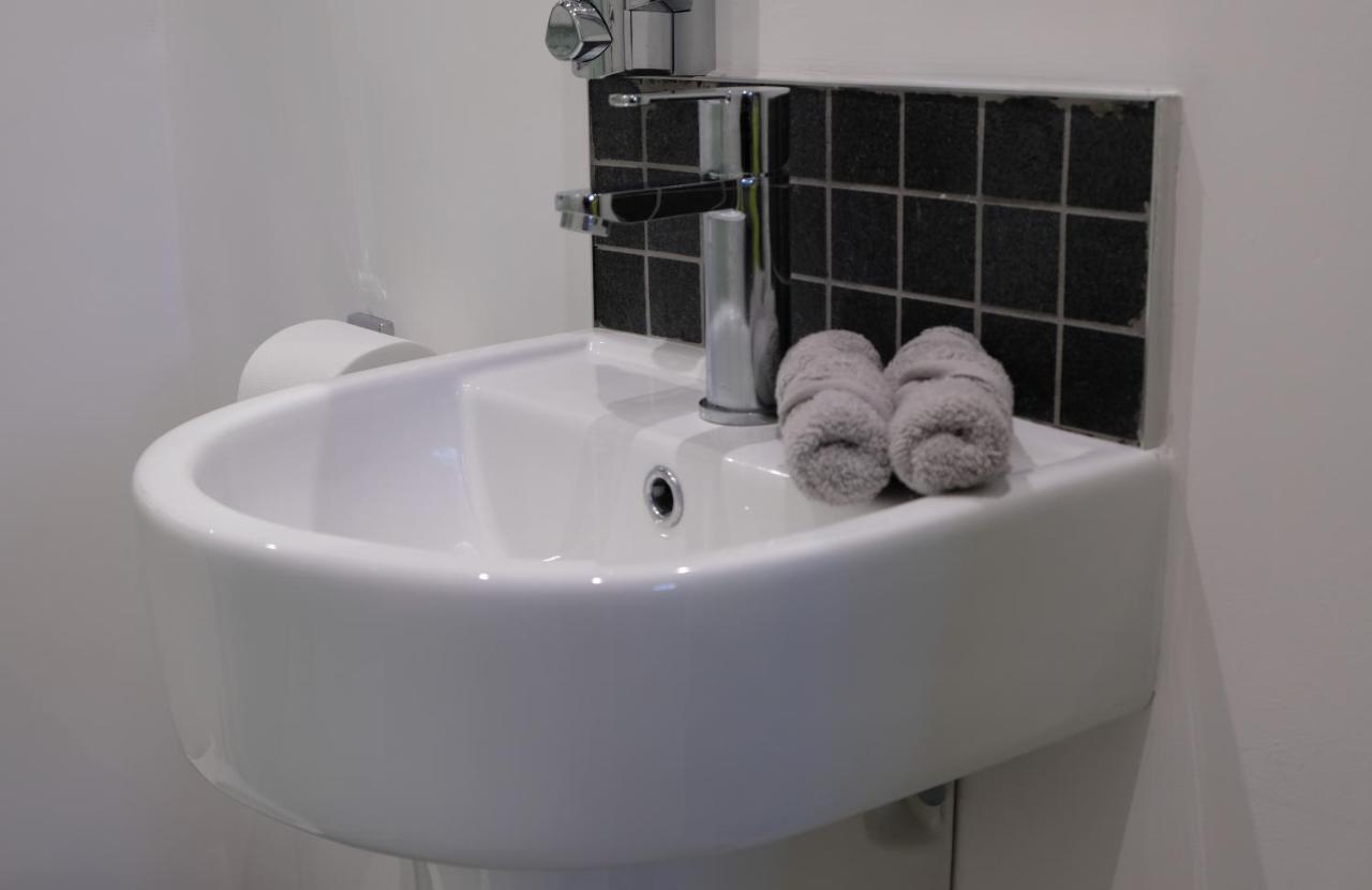 Rosemary House Brs Airport Accommodation Winford Eksteriør bilde