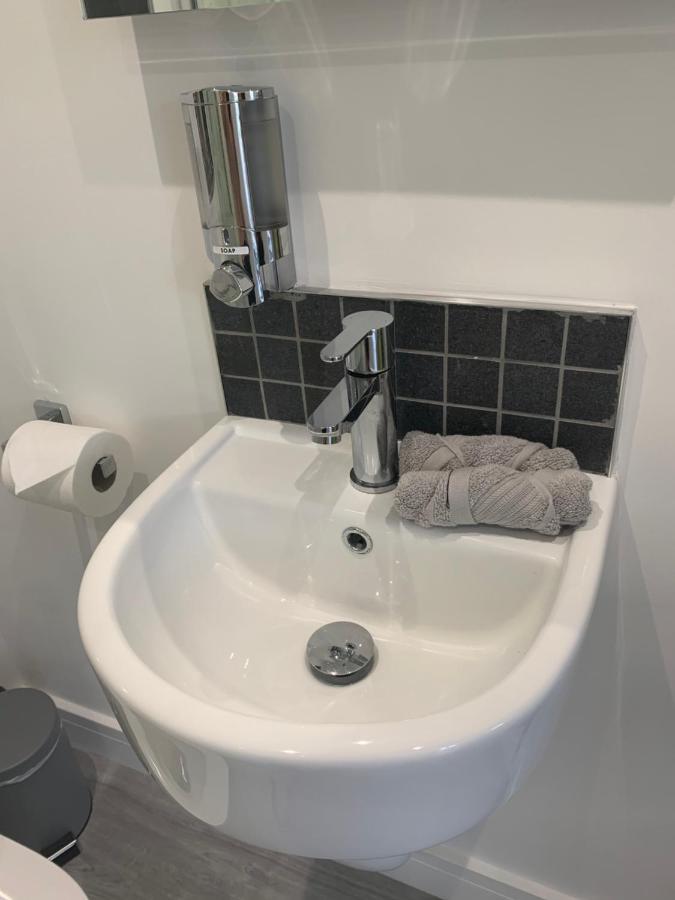 Rosemary House Brs Airport Accommodation Winford Eksteriør bilde