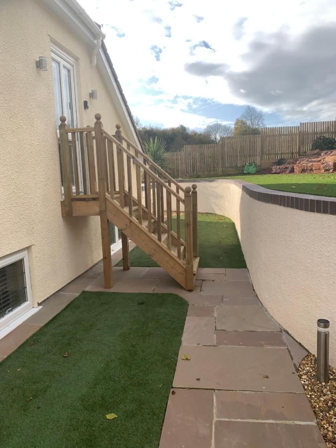 Rosemary House Brs Airport Accommodation Winford Eksteriør bilde